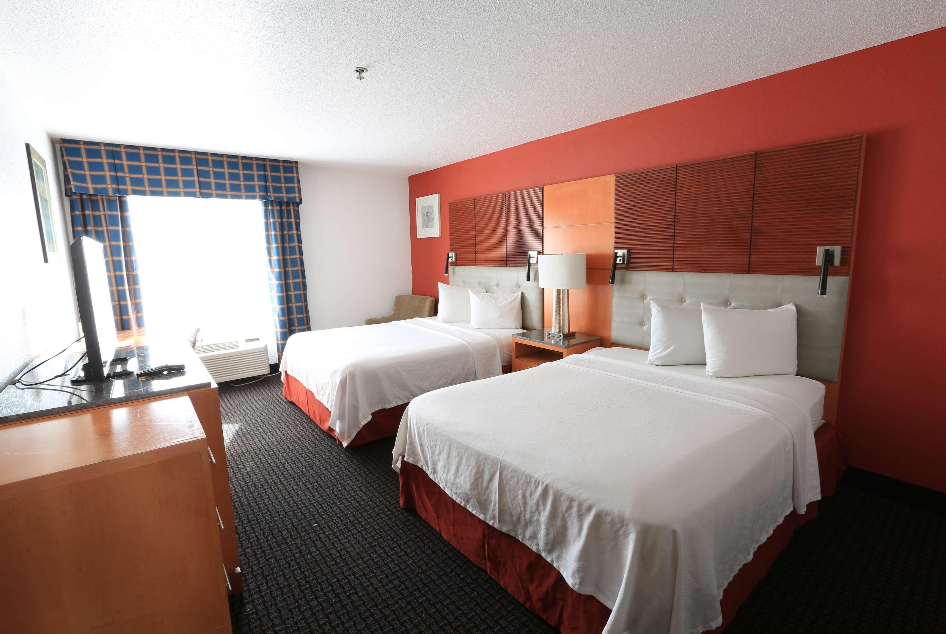 Days Inn By Wyndham Calumet Park Exterior photo