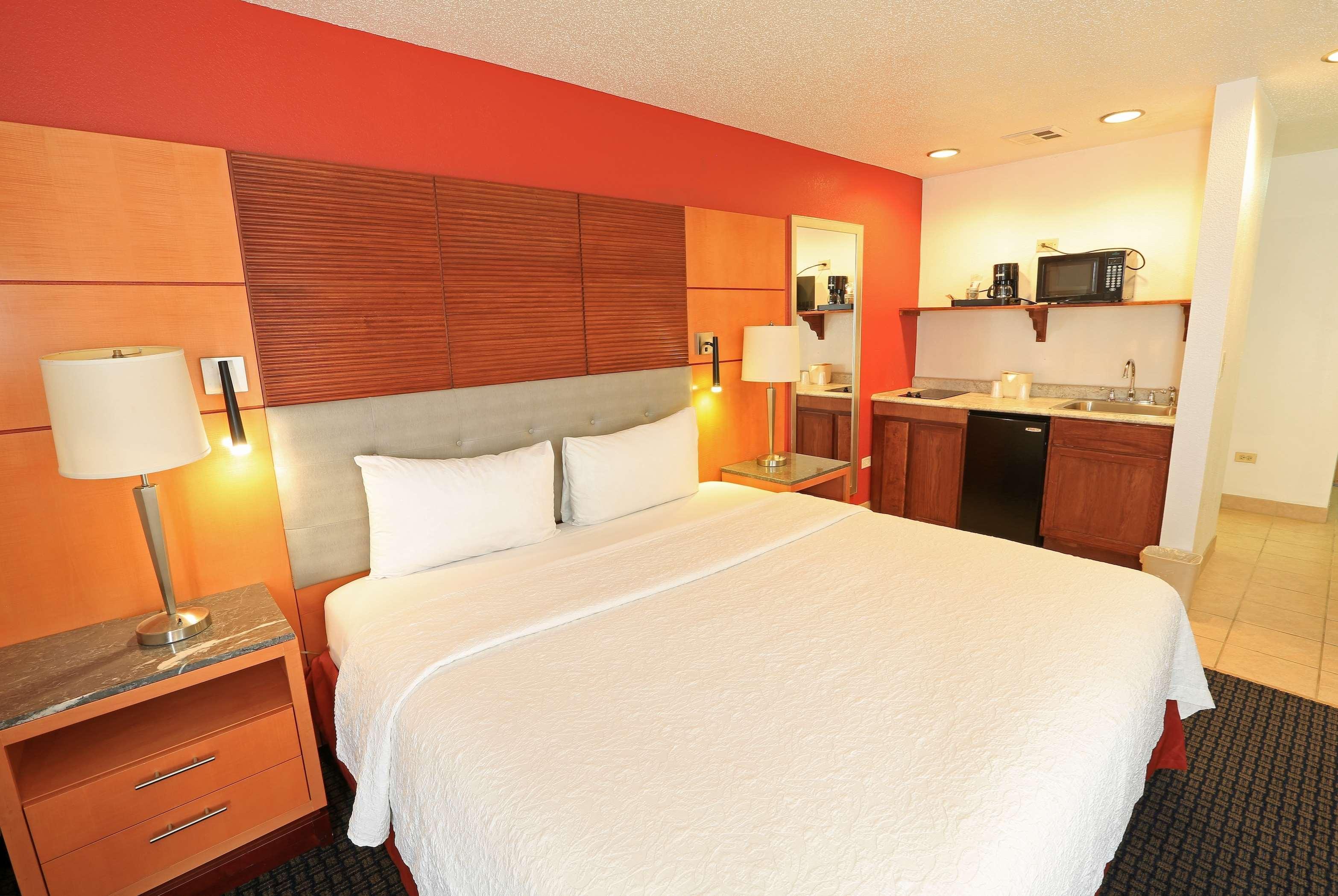 Days Inn By Wyndham Calumet Park Exterior photo