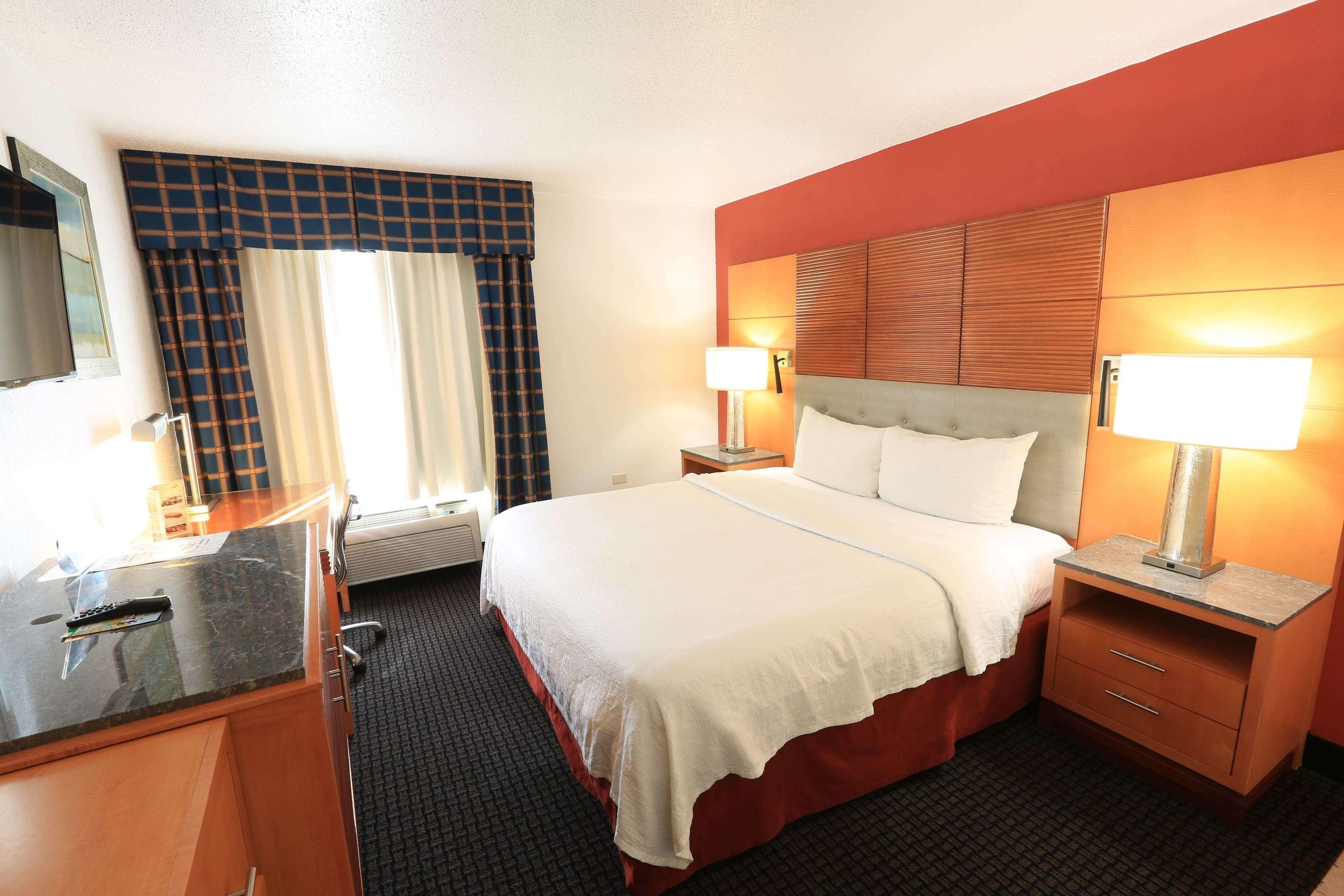 Days Inn By Wyndham Calumet Park Exterior photo