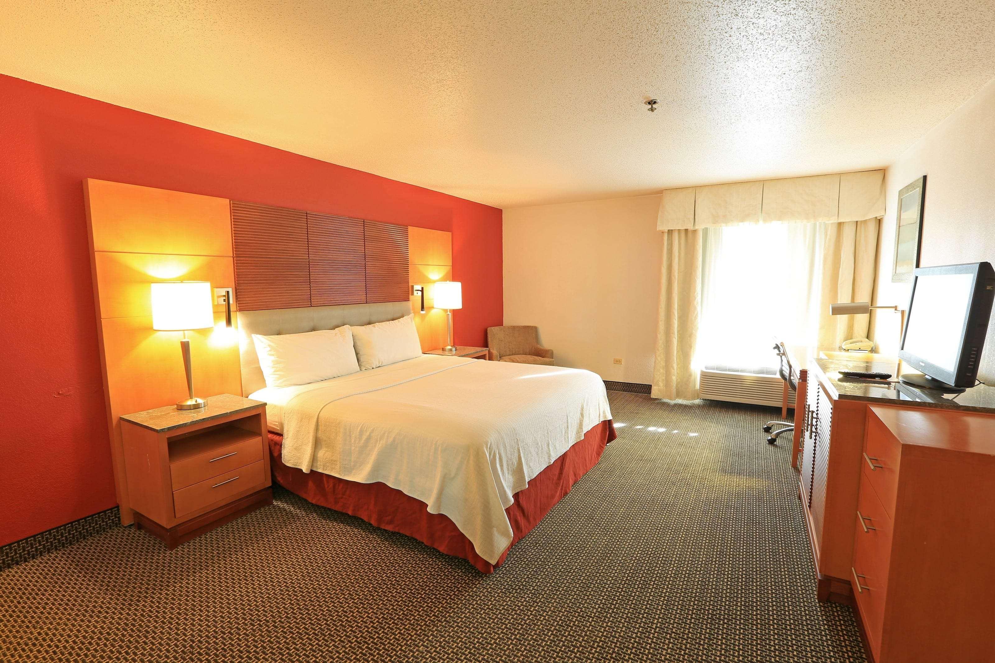Days Inn By Wyndham Calumet Park Exterior photo