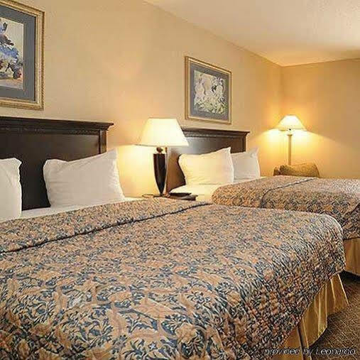 Days Inn By Wyndham Calumet Park Exterior photo